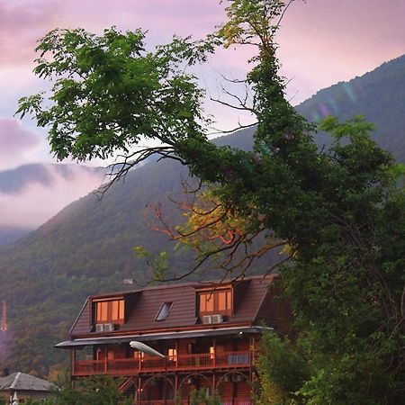 Готель Абхазская усадьба Гагра Екстер'єр фото